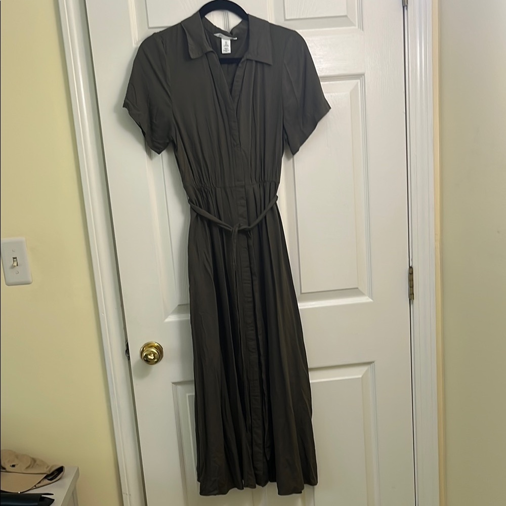 H&M olive green, short sleeve button-down maxi dress